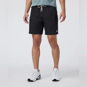 Vuori Kore Short Lined 7" in Ink XL